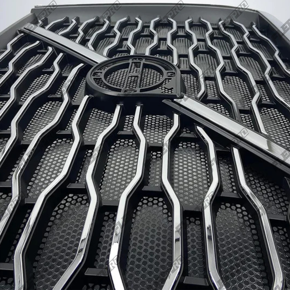 Chrome Front Grille Volvo VNL 2018-2026 (Gen 3) with Bug Screen – Replaces 84724157, 84724159 - Fleet Pro Parts & Tires Inc.