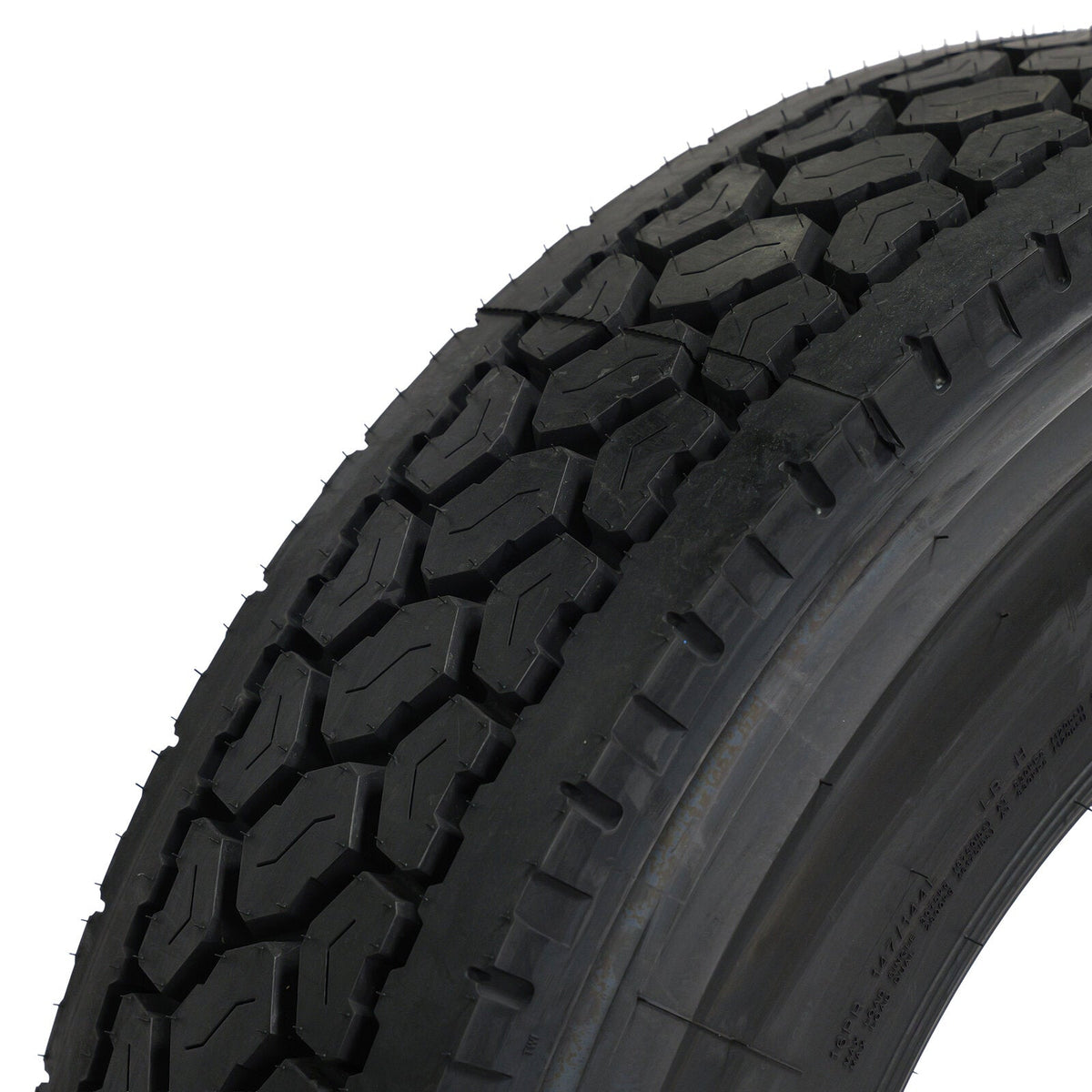 Lexmont D1 Drive Tire 285/75R24.5 - 28/32" Tread Depth 16-Ply EMAX-D1-285-24 - Lexmont - FLEETPRO PARTS & TIRES