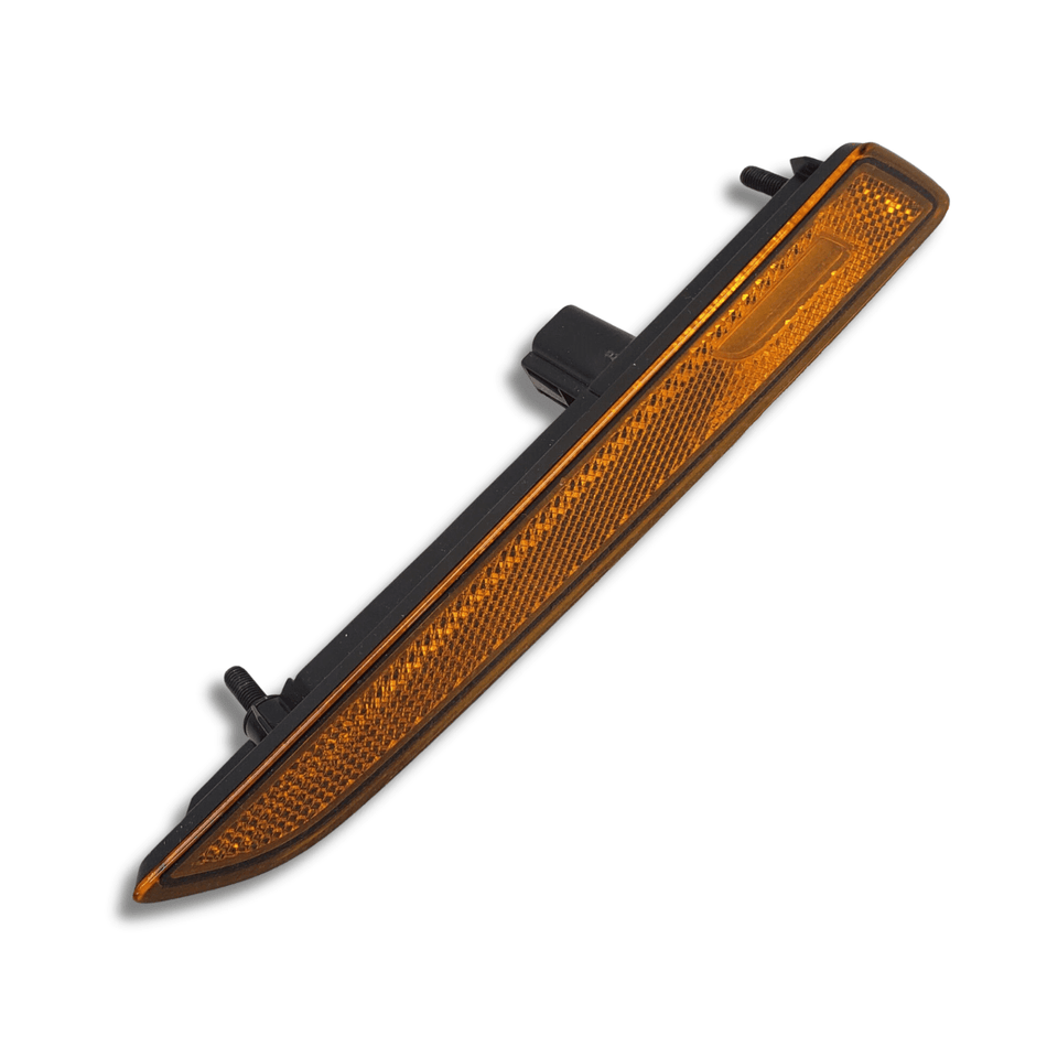 Volvo VNL Side Marker Light – 2018 - 2025 (Gen 3) Amber LED – Passenger Side RH OEM Replacement 23760347 F-23276-R - FleetPro - FLEETPRO PARTS & TIRES